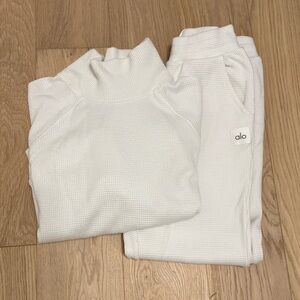 Alo Weekend Escape White Knit Sweater and Pants Set